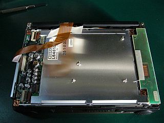 図3:背板を外した状態 <click>→図4:最初に改変する頂き物PC110