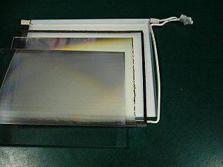 図7:バックライト部(+拡散シートやレンズ・シート群) <click>→図8:「後偏光板」剥し